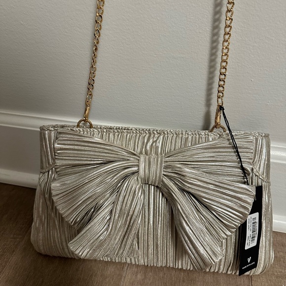 Lulus Light Gold Metallic Clutch - Picture 14 of 16